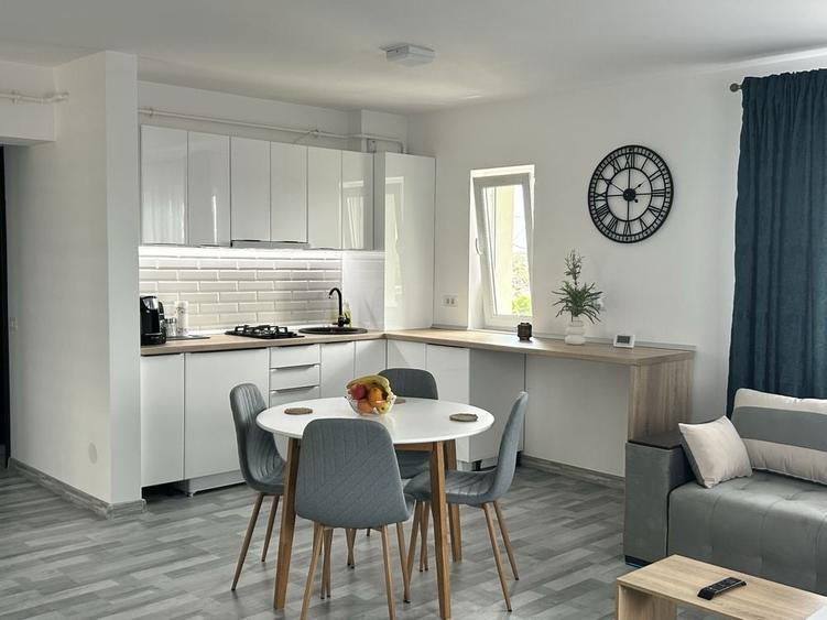 Apartament cu 2 camere decomandat în Exterior Vest