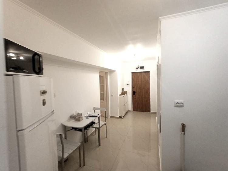 Garsonieră decomandată în Decebal