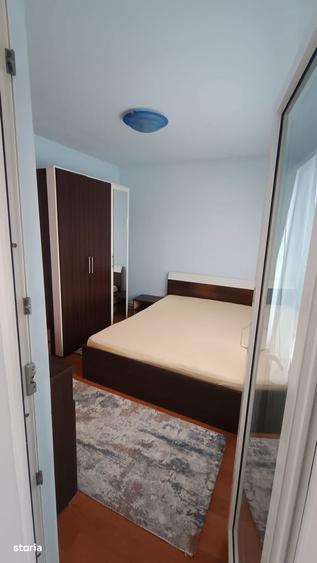 Apartament cu 3 camere decomandat în Carrefour