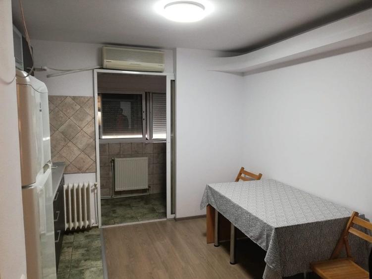 Apartament cu 2 camere decomandat în Fizicienilor