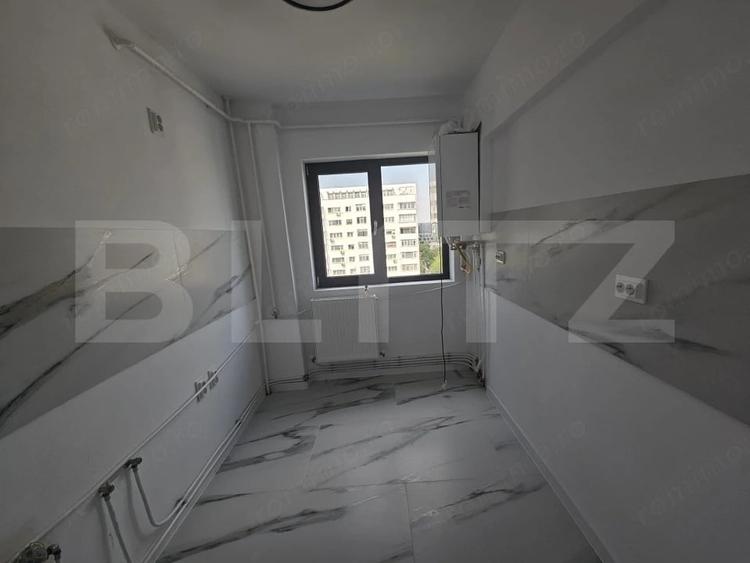 Apartament cu 3 camere semidecomandat în Splai Bahlui