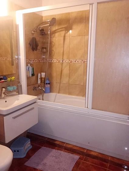 Apartament cu 3 camere decomandat în Brâncoveanu