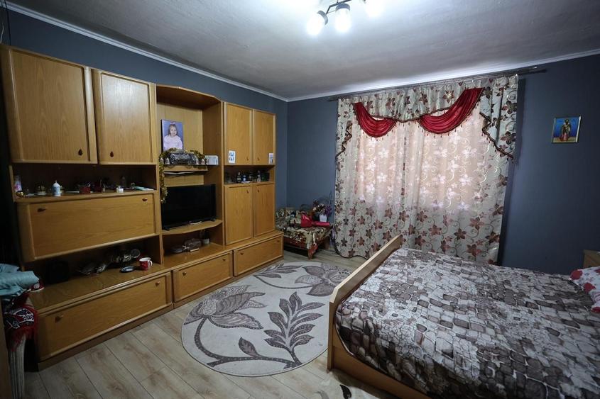 Casă cu 4 camere în Lalașinț