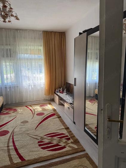 Casă cu 3 camere în Macoviște (Ciuchici)