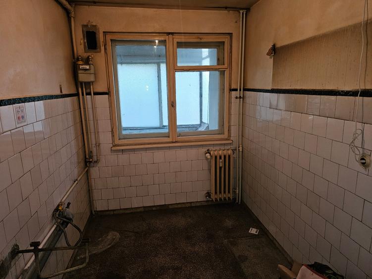 Apartament cu 3 camere decomandat în Militari