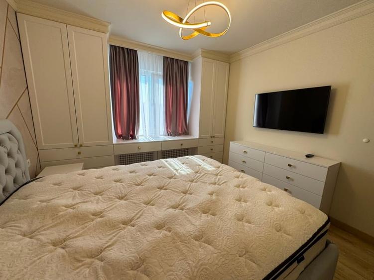 Apartament cu 3 camere decomandat, mobilat în Titan