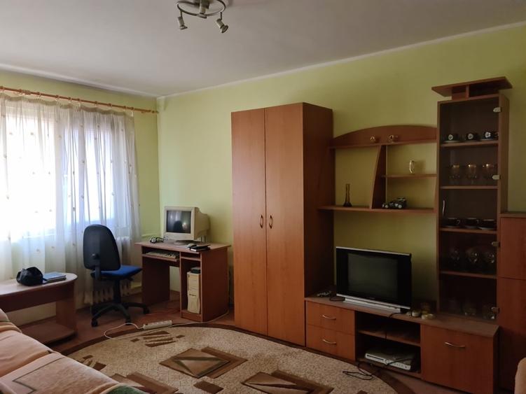 Apartament cu 2 camere decomandat în Malu Roșu