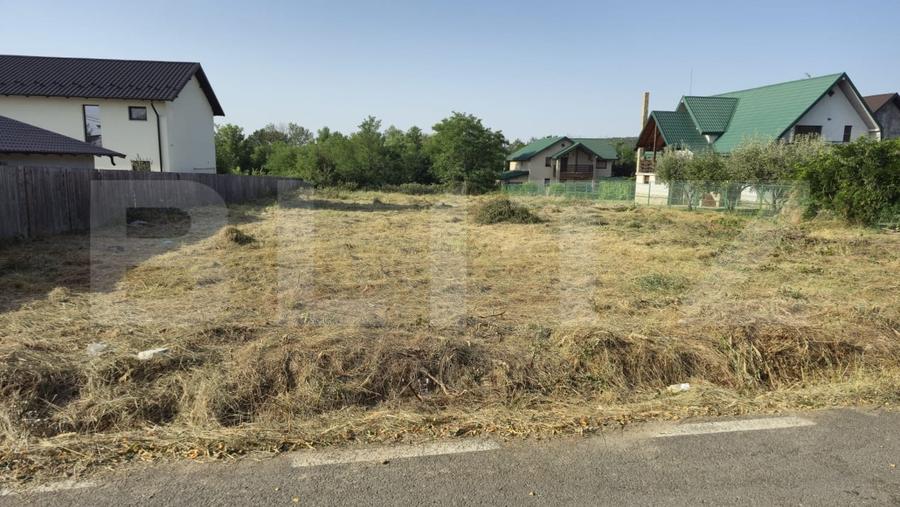Teren Construcții intravilan de 2087 mp, în Moșoaia