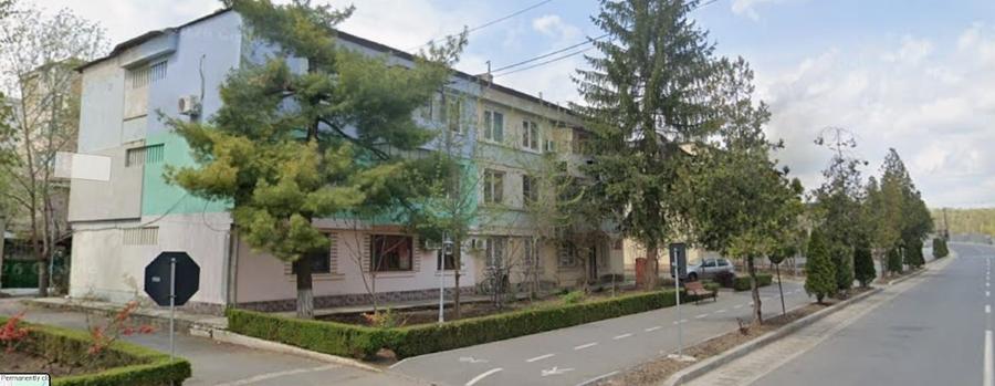 Apartament cu 2 camere semidecomandat, mobilat în Central