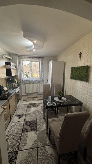 Apartament cu 2 camere semidecomandat, mobilat în Cetate