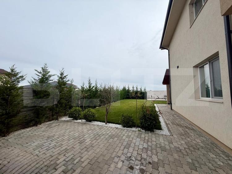 Duplex cu 4 camere cu Canalizare în Sânandrei