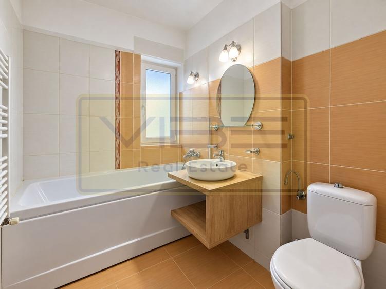 Apartament cu 4 camere decomandat, mobilat în Central