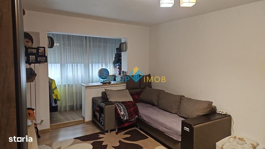 Apartament cu 2 camere decomandat în Cornișa