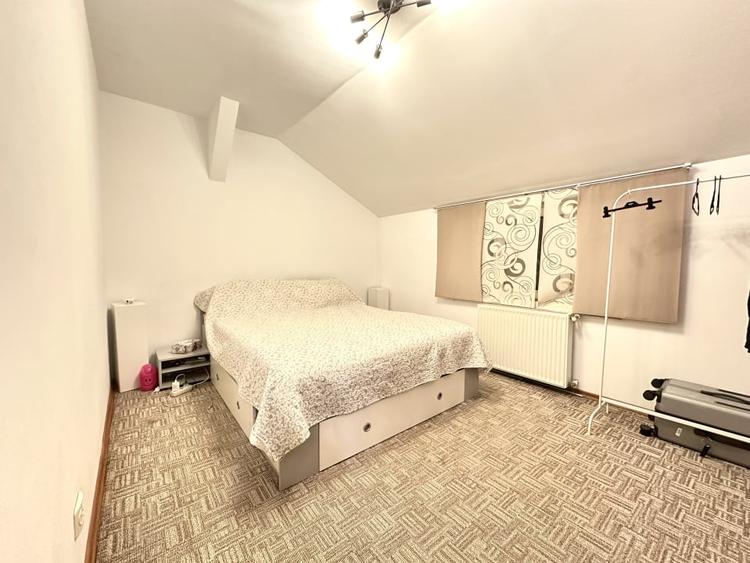 Apartament cu 3 camere semidecomandat, mobilat în Aradului