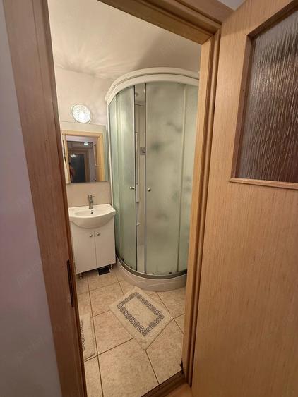 Apartament cu 4 camere decomandat în Rahova