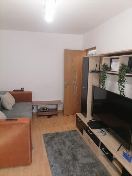 Apartament cu 2 camere nedecomandat în Brotăcei