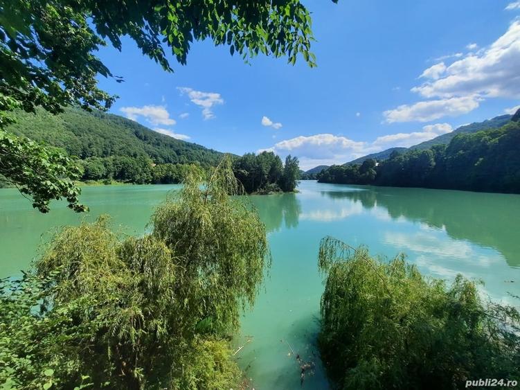 Teren de 1700 mp, în Valea Doftanei