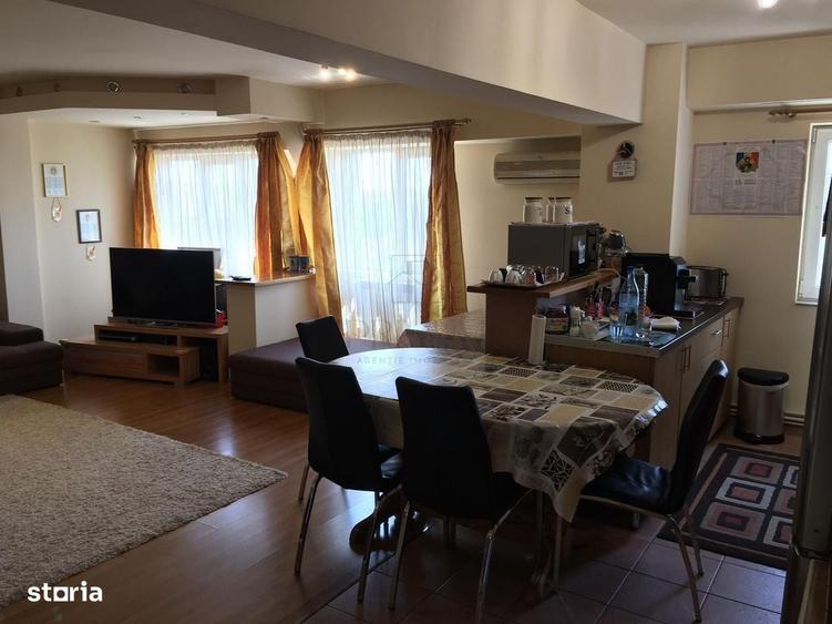 Apartament cu 4 camere decomandat în Simion Bărnuțiu