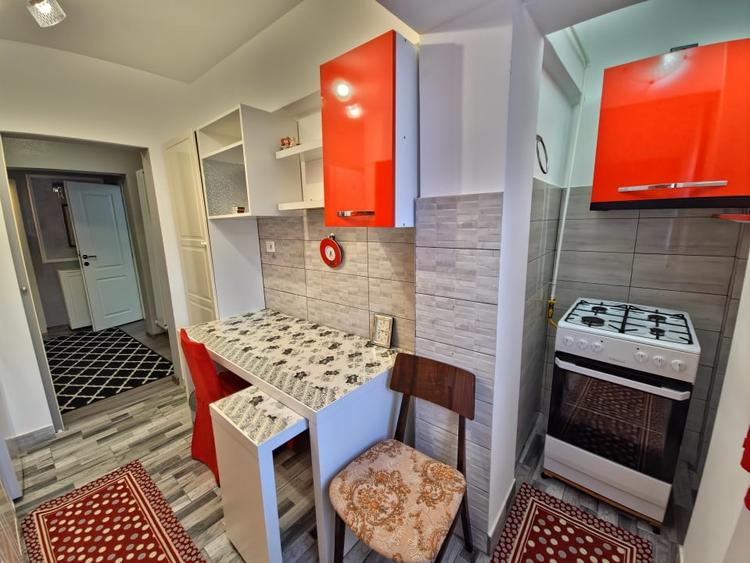 Apartament cu 2 camere decomandat în Băile Govora
