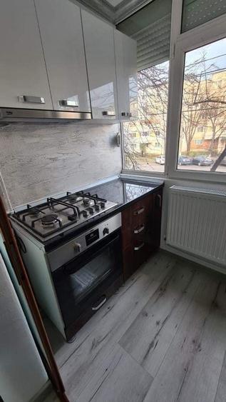 Apartament cu 2 camere decomandat în Școlilor