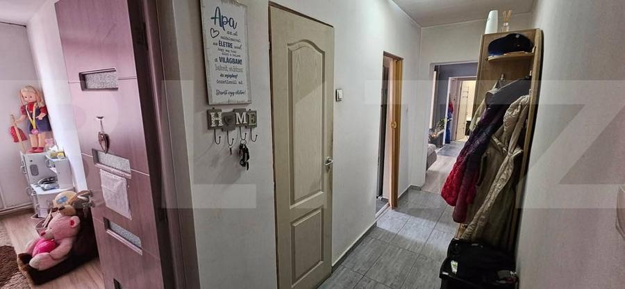 Apartament cu 3 camere semidecomandat, mobilat în Ozun