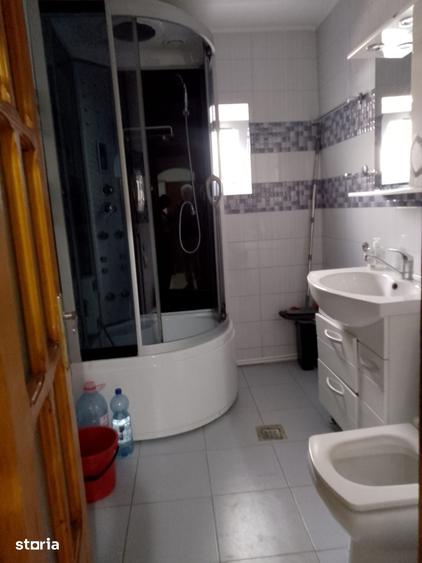 Apartament cu 2 camere decomandat în Calarași 4