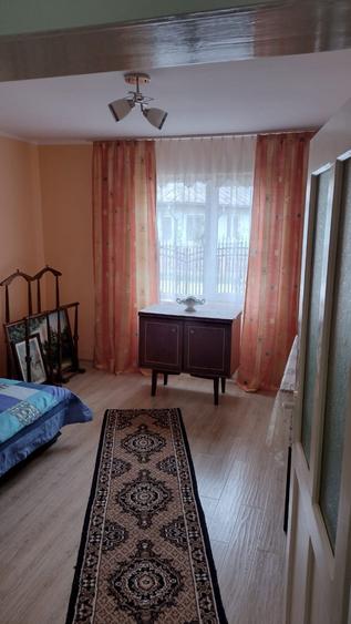 Casă cu 4 camere în Dăscălești