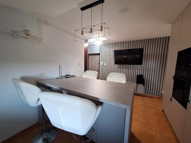 Apartament cu 2 camere decomandat, mobilat în Freidorf