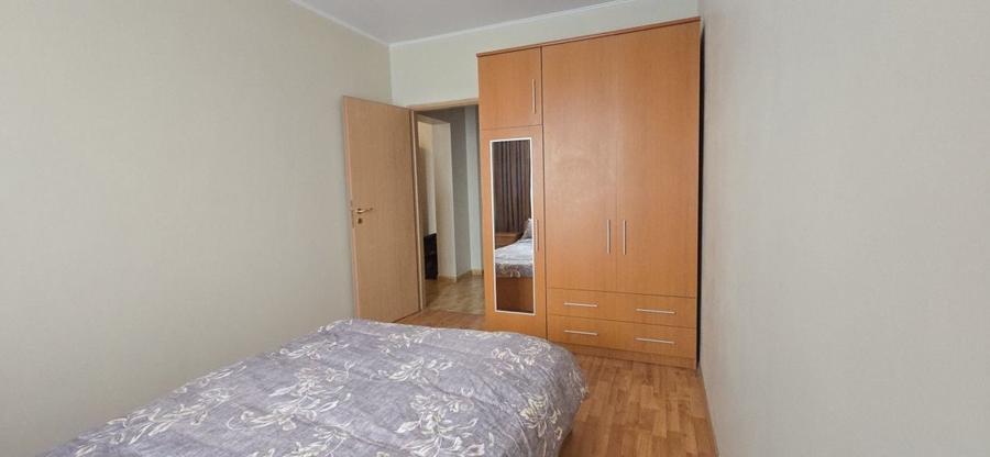 Apartament cu 3 camere decomandat, mobilat în Carpați 2