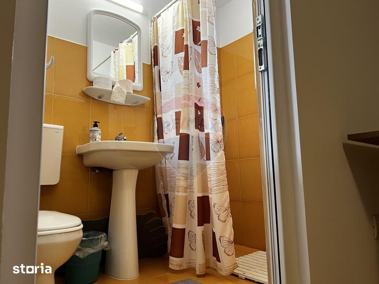 Casă cu 9 camere cu Teren 480 Mp în Limanu