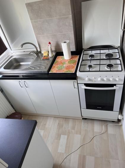 Garsonieră decomandată în 1 Mai