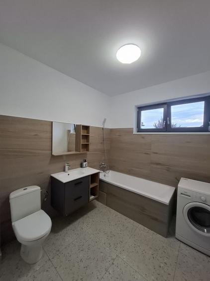 Casă cu 3 camere cu Teren 330 Mp în Livada