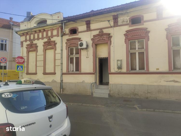 Apartament cu 4 camere în Ultracentral