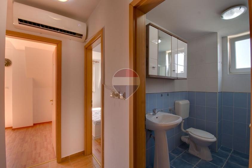 Apartament cu 4 camere decomandat, mobilat în Aradului
