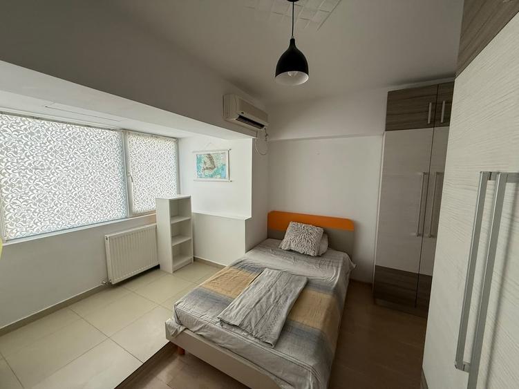 Apartament cu 3 camere decomandat în Mihai Bravu