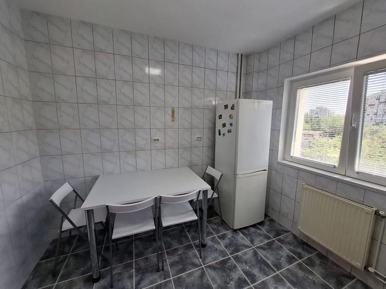 Apartament cu 2 camere semidecomandat, mobilat în P-ța Reșița