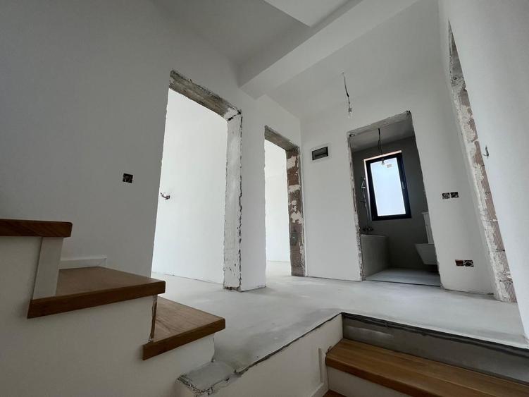 Casă individuală cu 6 camere cu Canalizare în Tunari