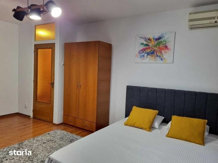 Garsonieră decomandată în Titan