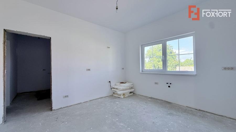 Duplex cu 5 camere cu Canalizare în Moșnița Veche