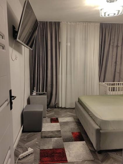 Apartament cu 2 camere semidecomandat în Craiovița Nouă