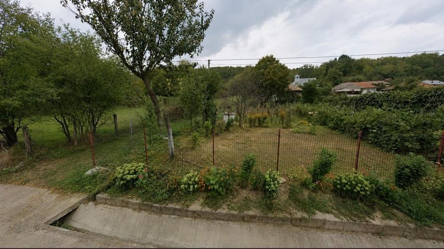 Casă individuală cu 6 camere cu Teren 980 Mp în Stănești (Stoilești)