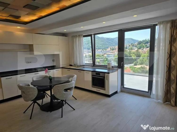 Apartament cu 2 camere decomandat în Centrul Istoric