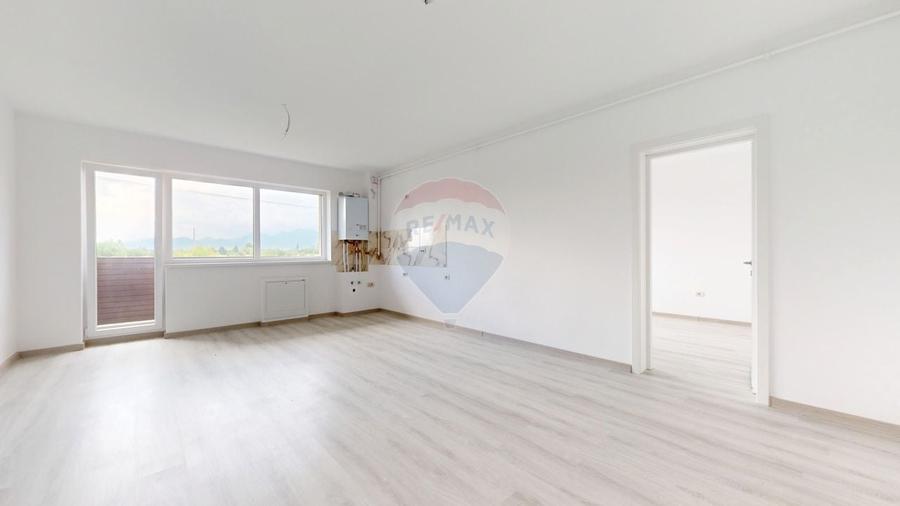 Apartament cu 2 camere semidecomandat în Sânpetru
