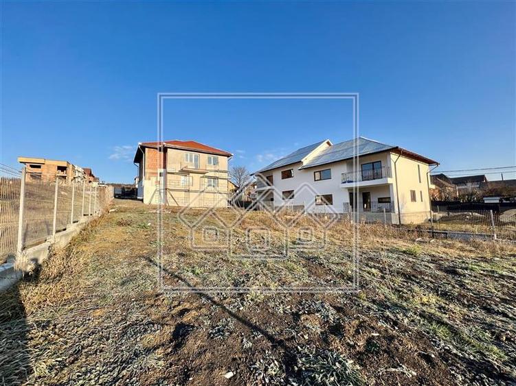 Casă individuală cu 7 camere cu Teren 727 Mp în Central