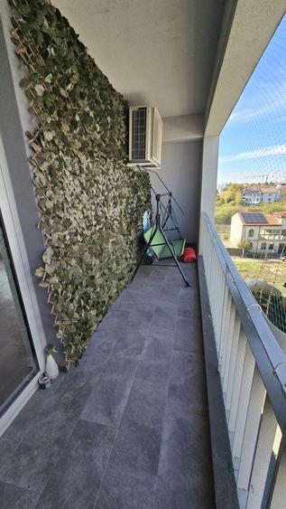 Apartament cu 3 camere decomandat, mobilat în Băneasa