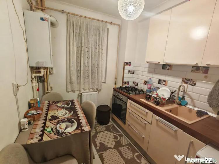 Apartament cu 2 camere semidecomandat, mobilat în Central