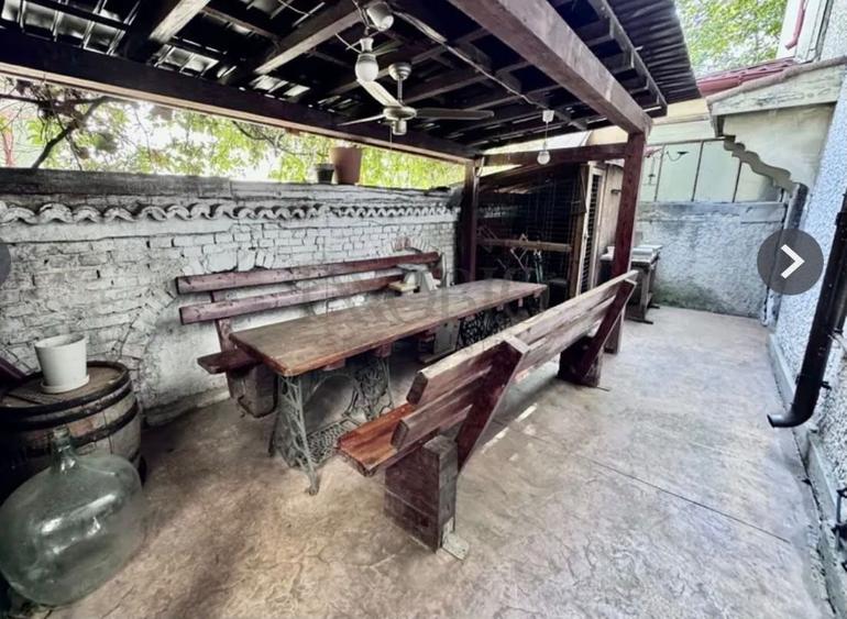 Apartament cu 3 camere semidecomandat, mobilat în Primăverii