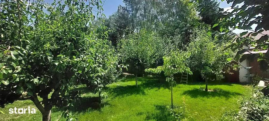 Casă cu 8 camere cu Teren 2300 Mp în Corbeanca