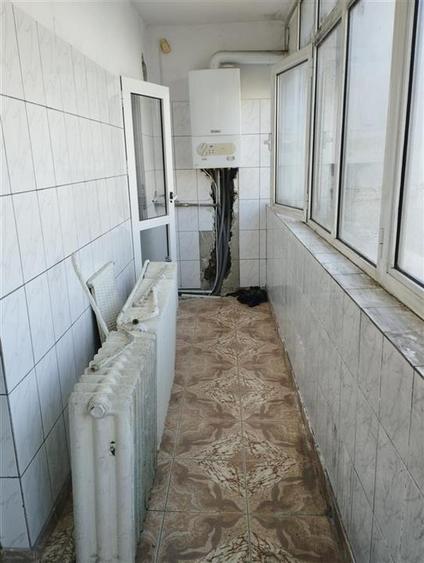 Apartament cu 3 camere decomandat, mobilat în 9 Mai