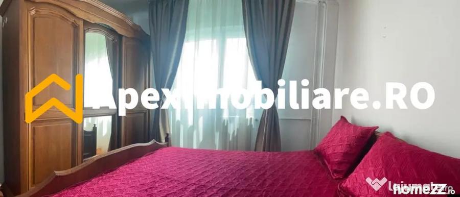 Apartament cu 3 camere semidecomandat, mobilat în Tineretului